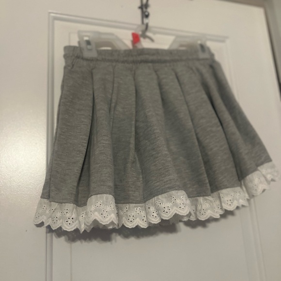 NWT Pleated Lace Trim Knotted Mini Skort | small - Picture 3 of 5